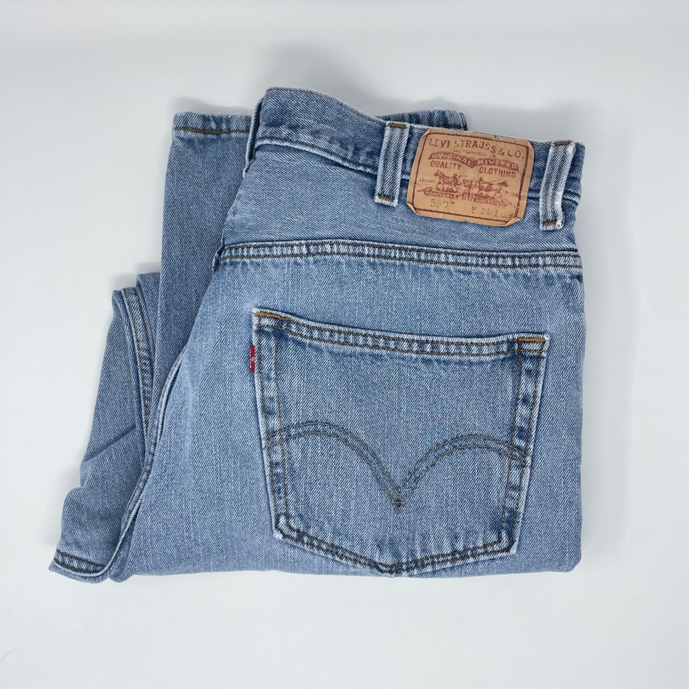 Levis 550 Relaxed Fit Light Wash Blue Denim Jeans Mens 38x29 550-0251